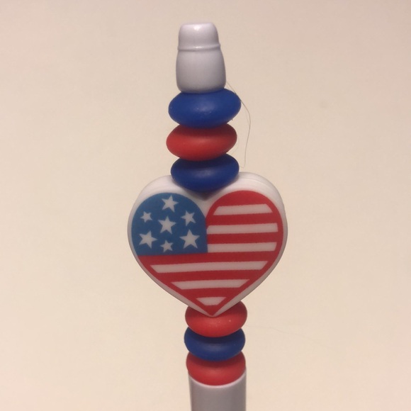 🟢 American Flag Heart Blue Red Beaded Focal Pen - Picture 8 of 10